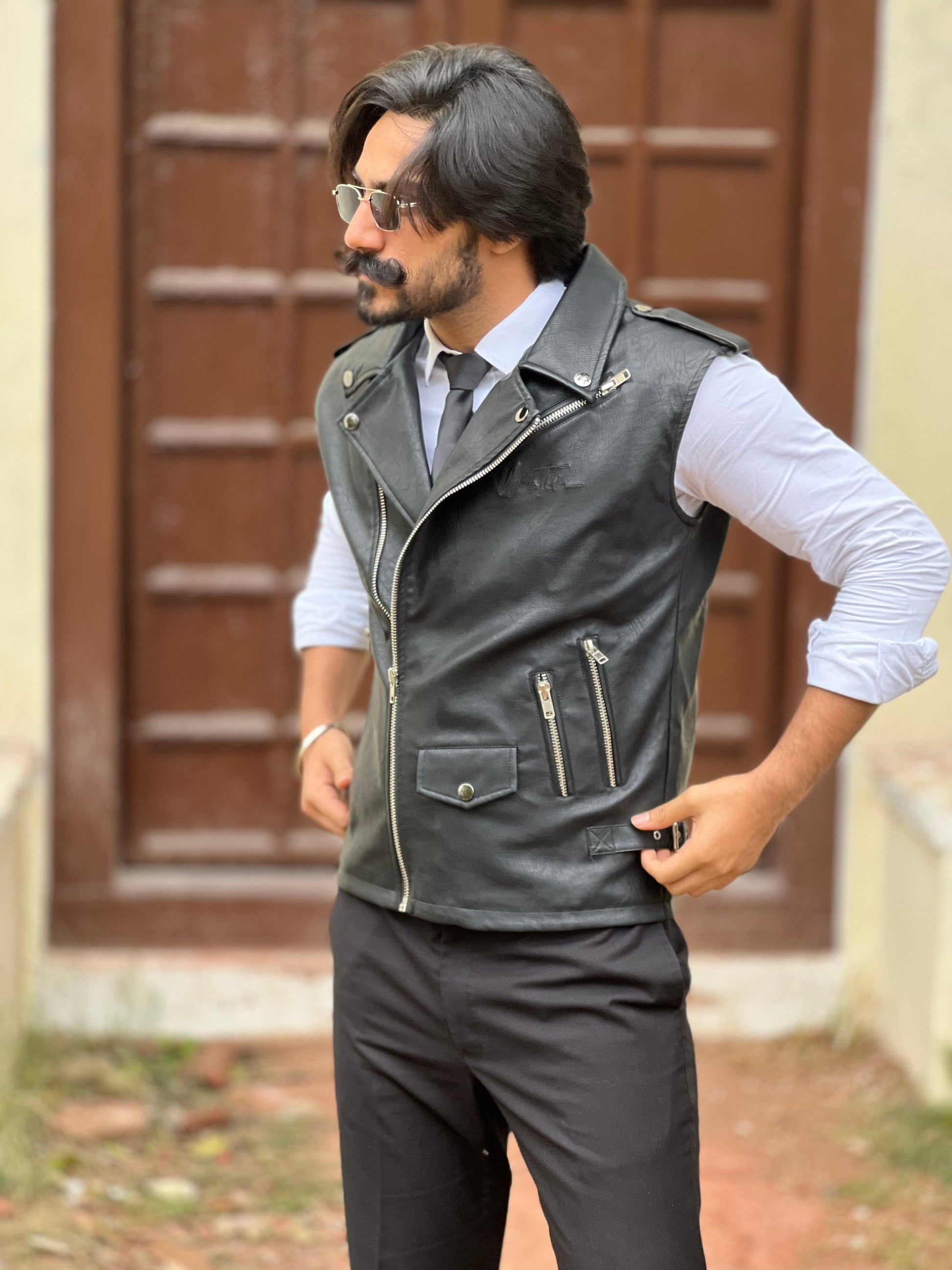 Bikers’ sleeveless leather jacket Black (vegan) - urbantheka