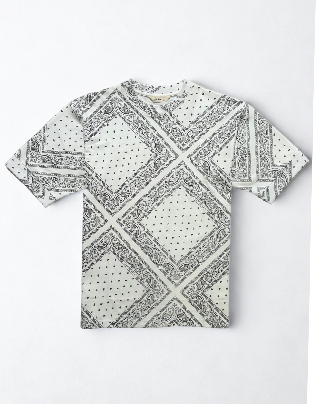 Bandana Print White Uni drop T-shirt