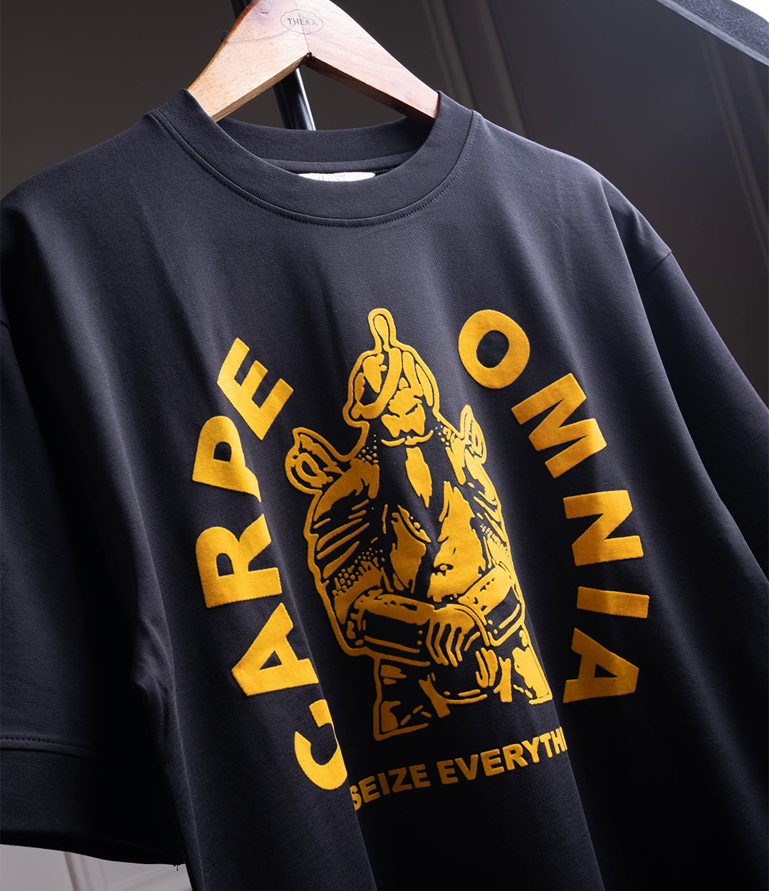 Carpe Omnia Black T-shirt